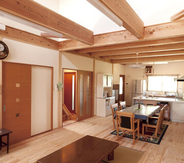 自然素材のビュッフェスタイルの注文住宅